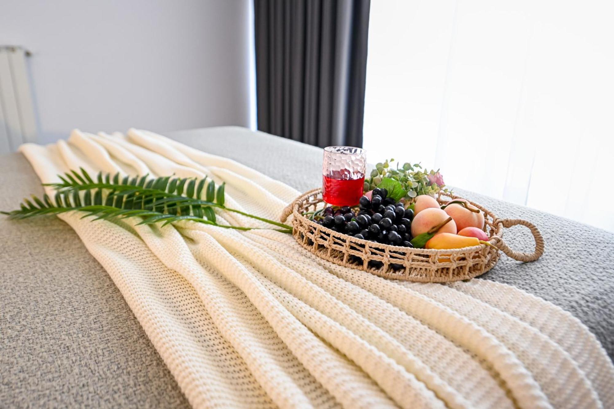 Urban Elegance - Stylish Central Accommodation Bucharest Room photo