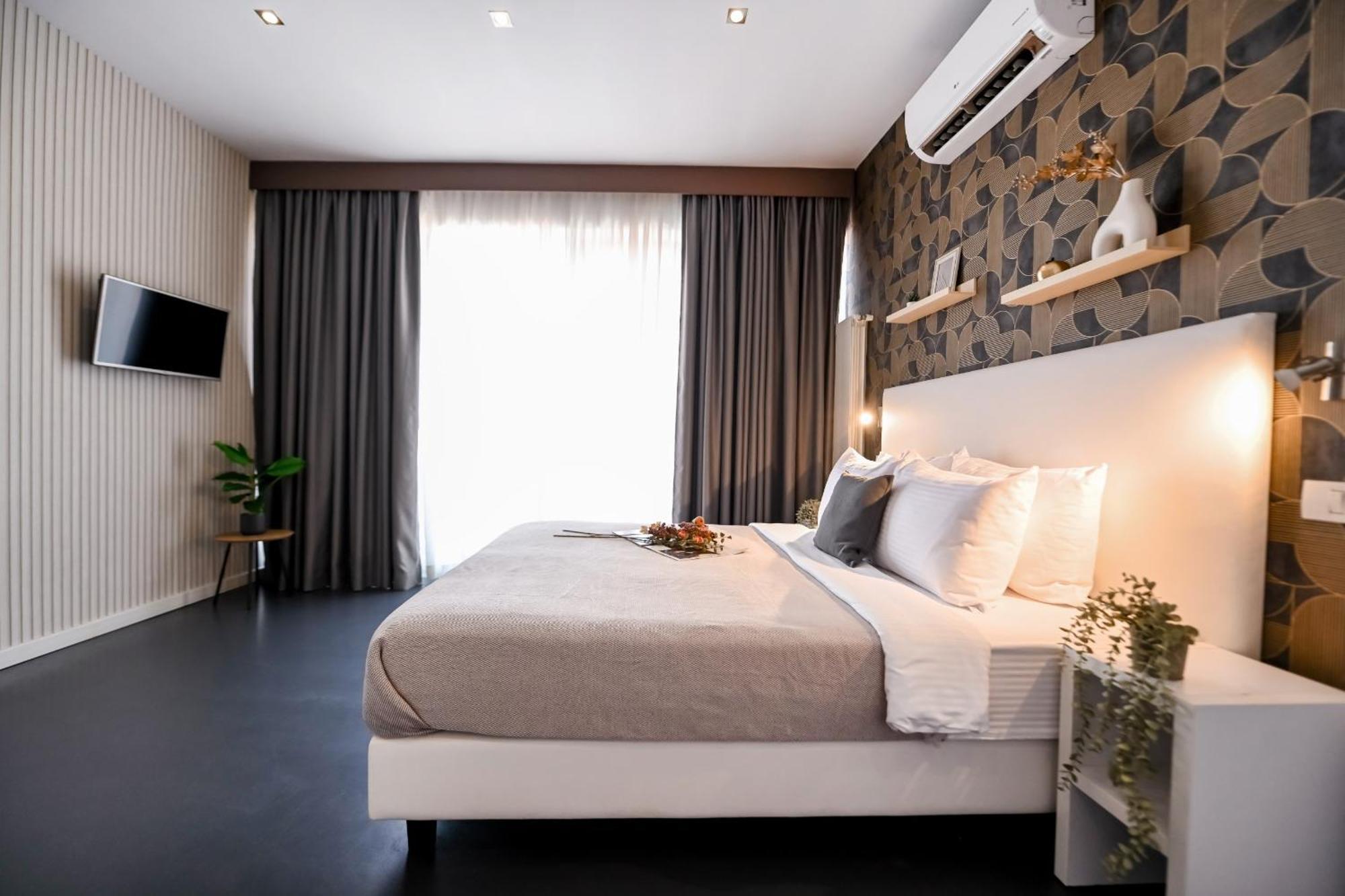 Urban Elegance - Stylish Central Accommodation Bucharest Room photo