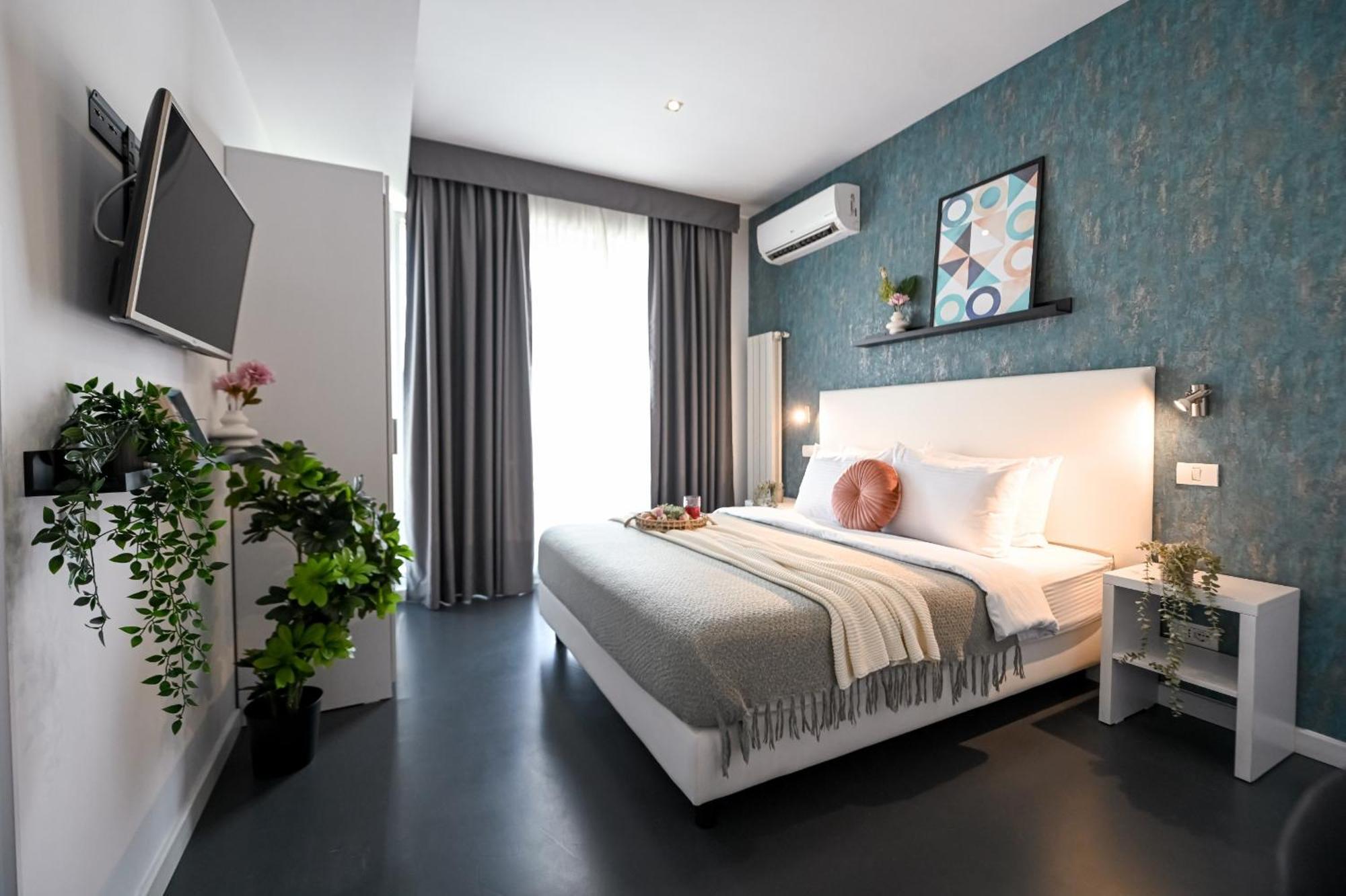 Urban Elegance - Stylish Central Accommodation Bucharest Room photo